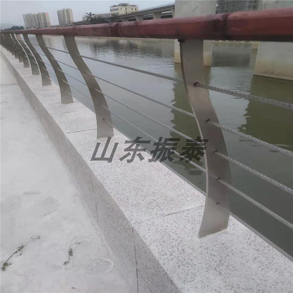 不銹鋼橋梁護欄.jpg